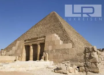 pyramid tours from hurghada photo